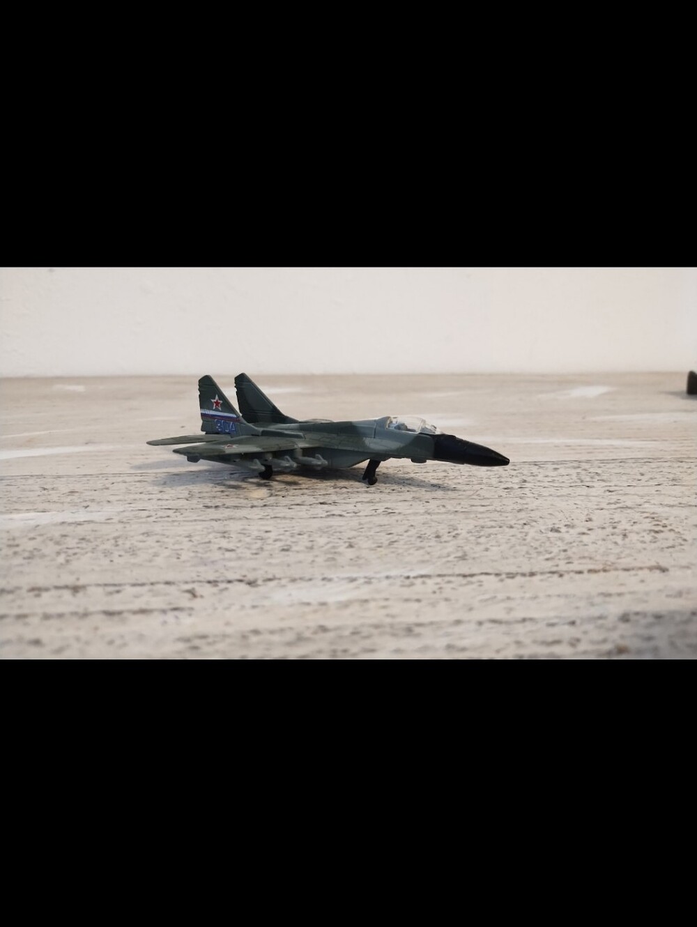 MAISTO tailwind mig-29 fulcrum Die cast metal and plastic